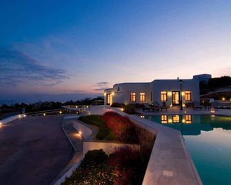 Hotel Mediterranean - Stelida