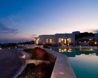 Hotel Mediterranean - Stelida