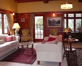 Gunyah Country Estate - Methven - Living room