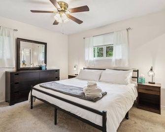 Cvnp Winter Getaway - 5 Mins To Boston Mills Ski - Northfield - Bedroom