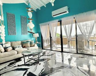 Luxury 2bed 2bath Condo In Downtown Red Hook - Île Saint-Thomas - Salon