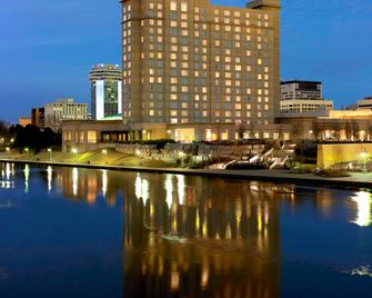 حياة بليس ريجنسي ويجيتا - ويتشيتا - مبنى