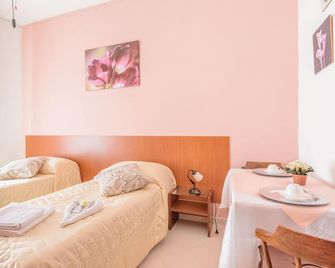 B&B Soggiorno Di Ostia - Rom - Schlafzimmer