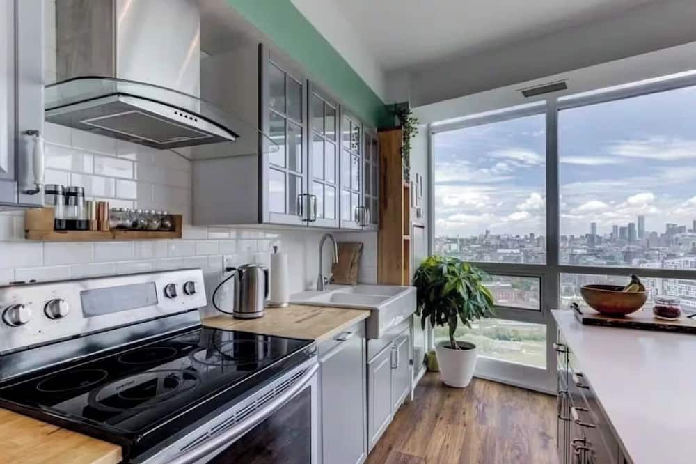 ريفيتستايز - ذا نيبتون - تورونتو - مطبخ