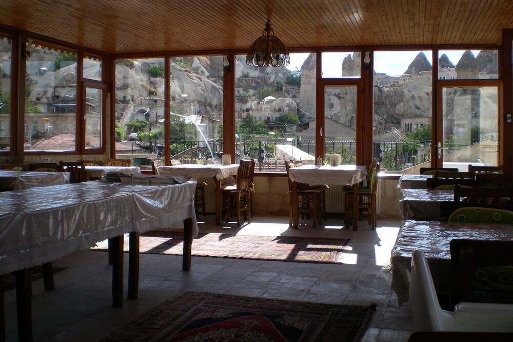 نيتشر بارك كيف هوتل