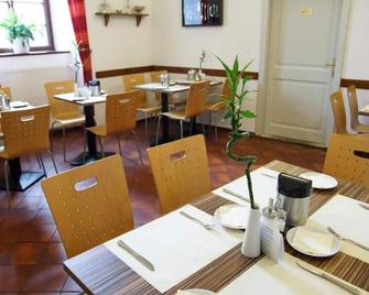 Adalbert Ecohotel - פראג - מסעדה