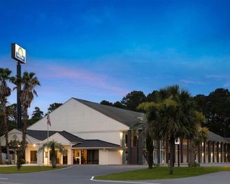 Days Inn by Wyndham Hardeeville Near Hilton Head - Hardeeville - Edificio