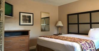 Capri Motel - Dartmouth - Bedroom