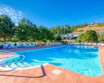 La Casa Lakeside Resort - Amazing Panoramic View Lakeside House with Pools, Hot Tubs & More! - Kelowna - Pool