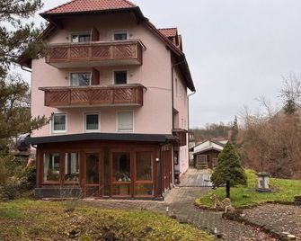 Pension Haus am Heubach - Bad Staffelstein - Building