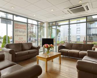 Days Inn by Wyndham Leicester Forest East M1 - Leicester - Lounge