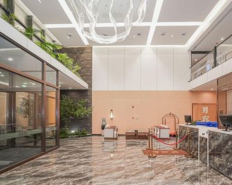 Guanlan Yue Hot Spring Holiday Hotel (Yunzhonghe Hot Spring Resort, Qicun Town, Xinzhou) - Xinzhou - Lobby