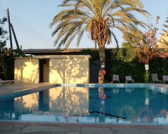 Hotel Neos Matala - Matala - Pool
