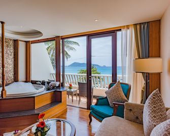 Diamond Cliff Resort & Spa, Patong Beach - Patong