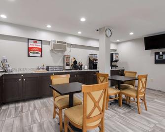 Econo Lodge Inn & Suites - Мейсон-Сіті - Ресторан