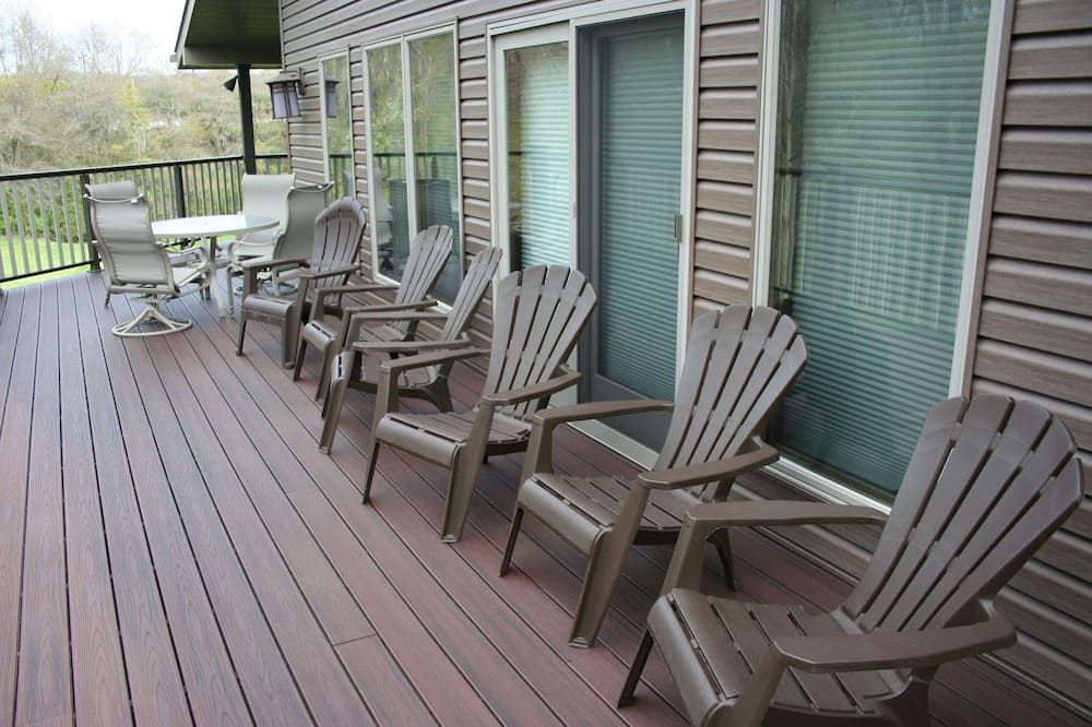 Private A Frame on 19 Acres+Hot Tub+Family Friendly+98inTV