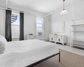 Rockland Central Loft - Рокленд - Спальня