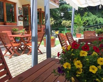 Hotel Ede - Caramanico Terme - Patio