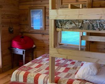 Rare private lake front cabin in Monticello, Fl. - Monticello - Bedroom