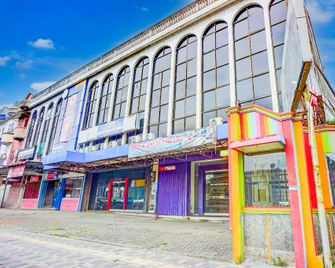 Dancenter Asyaffirah Near Masjid Raya Al Mashun Sm Raja Medan - Medan - Bâtiment