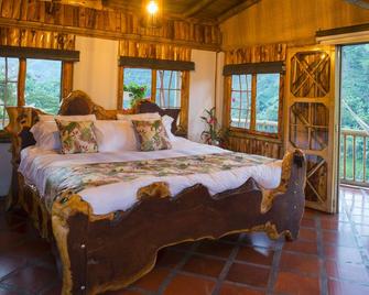 Hacienda Charrascal Coffe Farm - Manizales - Schlafzimmer