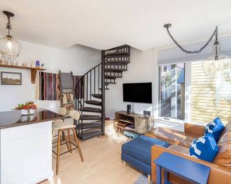 Style & Location! Steps to Gondola, Main Street, River condo - Telluride - Living room