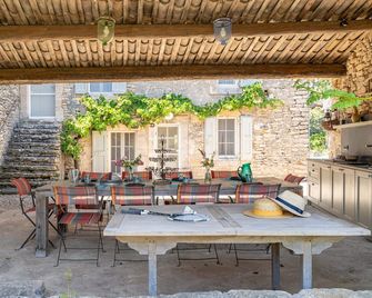 Le Paradis des Fleurs Stone house for rent in Ménerbes - Menerbes - Patio