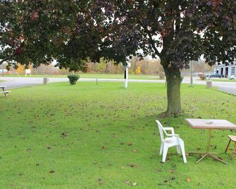 Colonial Motel - Chatham-Kent - Patio