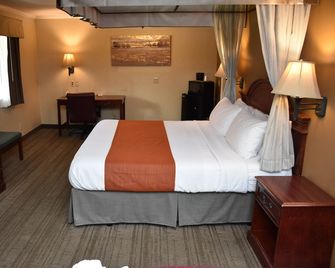 Dynasty Suites Redlands - Redlands - Bedroom