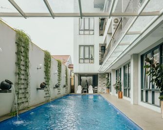 ايربانيست إن هاوس تي بي سيماتوبانغ - جاكرتا - حوض السباحة