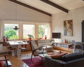 Holiday Home Moselle with Private Sauna - Kleinich - Huiskamer