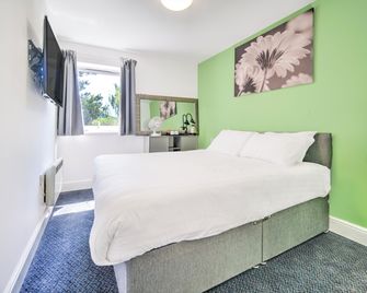 Go2 Gloucester Hotel By OYO - Gloucester - Bedroom