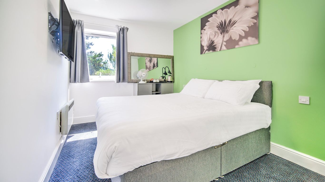 جو 2 جلوسيستر هوت ل باي أويا