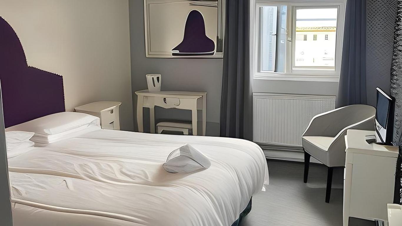 The Traxx Hotel