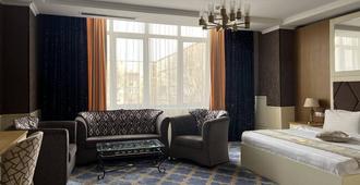 Grand Erbil Hotel - Almaty - Bedroom