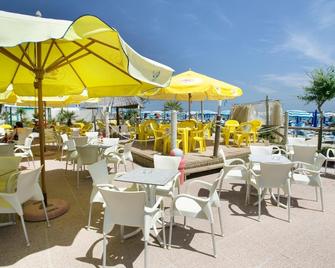 Residence Long Beach Village - Lido Adriano - Ristorante