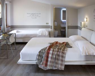 Albergo Al Cacciatore Tortellinando - Valeggio sul Mincio - Bedroom