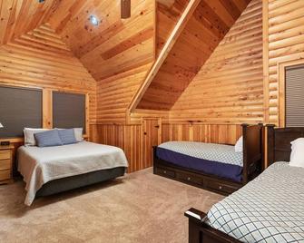 Fantastic Rustic Mountain Lodge, Game Room w\/ Pool Table, Pet Friendly Close 2 Gov Camp & Hood Riv - Parkdale - Bedroom