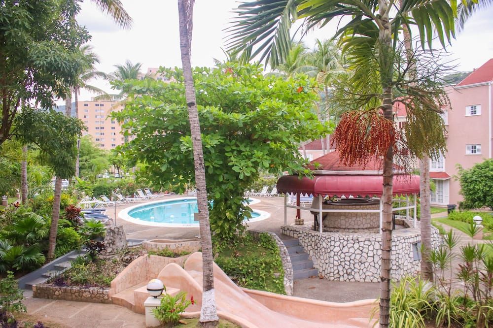 Fisherman's Point Beach Resort - אוקו ריוס - בריכה