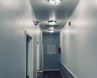 The Resting Place Apt 1 Keep it simple at this peaceful & centrally located Apt - Marion - Flur