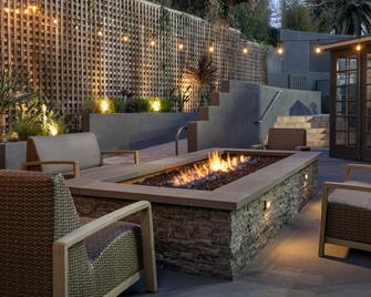 Courtyard by Marriott Los Angeles Century City/Beverly Hills - Los Angeles - Patio