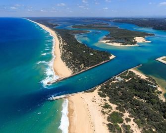 Allambi Holiday Apartments - Lakes Entrance