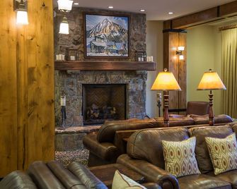 The Lodge at Mountaineer Squar - Crested Butte - Lounge