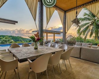 Luxury Oceanfront Villa - Private Beach - Pool - Pérula