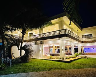 On Board Lifestyle Resort Free Motorbike - Panglao - Edificio