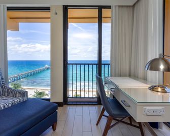 Wyndham Deerfield Beach Resort - Deerfield Beach - Living room
