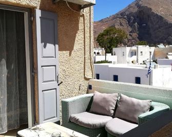 The Best - Perissa - Balcony