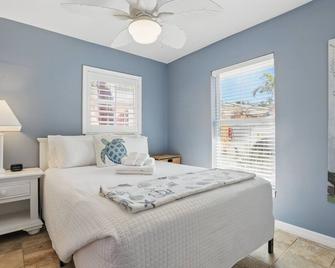 Coco Sands Beachside Cottages - Cocoa Beach - Slaapkamer