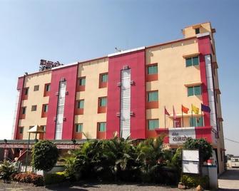Hotel Rajyog - Ranjangaon - Edificio