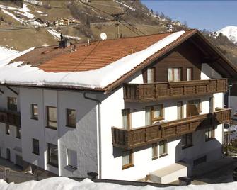 Hotel Neuwirt - Kirchdorf in Tirol - Building